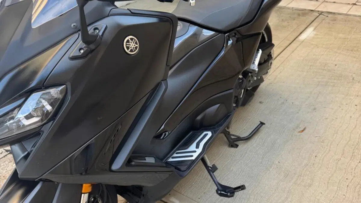 Yamaha T-Max 560 Tech Max (2022 - 24)  (3)