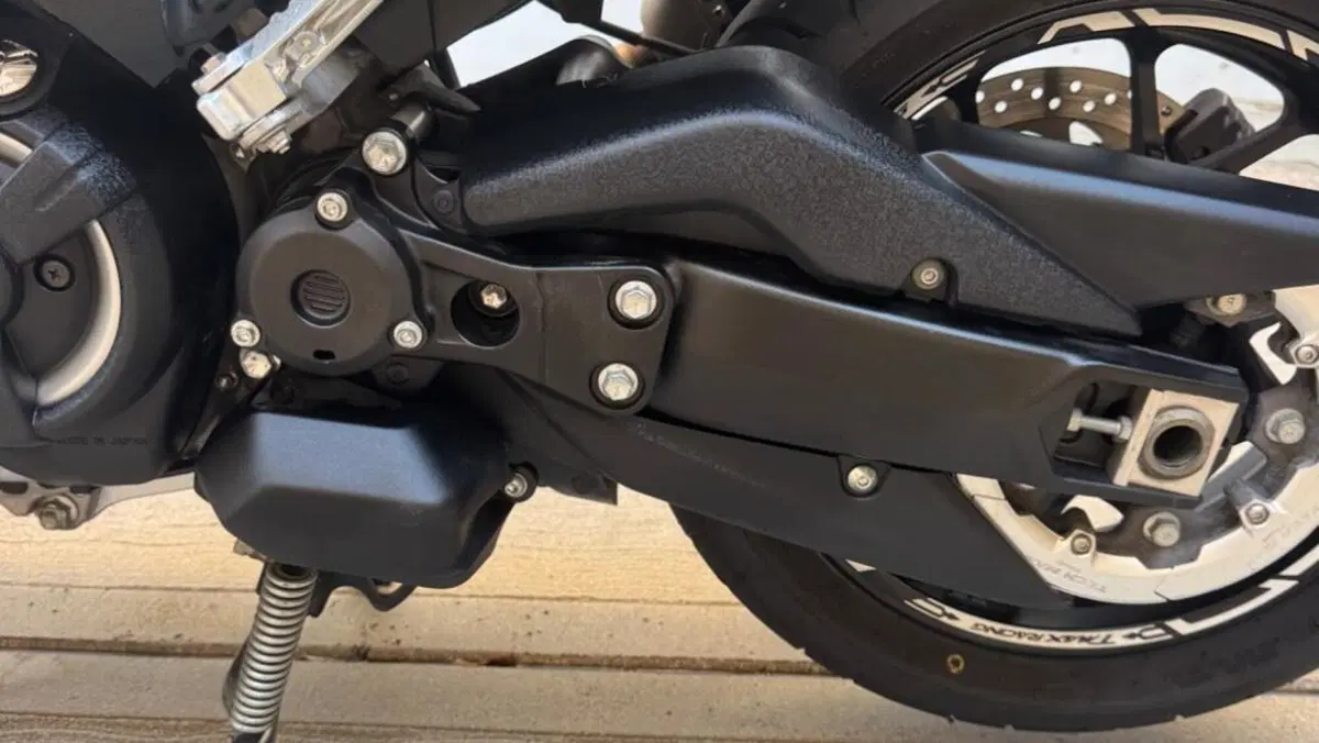 Yamaha T-Max 560 Tech Max (2022 - 24)  (5)