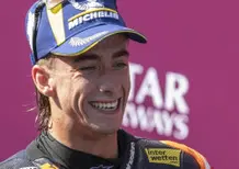 MotoGP, Pedro Acosta: "Vittoria dedicata a quelli che sopportano le mie battute di pessimo gusto. Perché ho festeggiato così? A volte bisogna ridere dei propri errori"