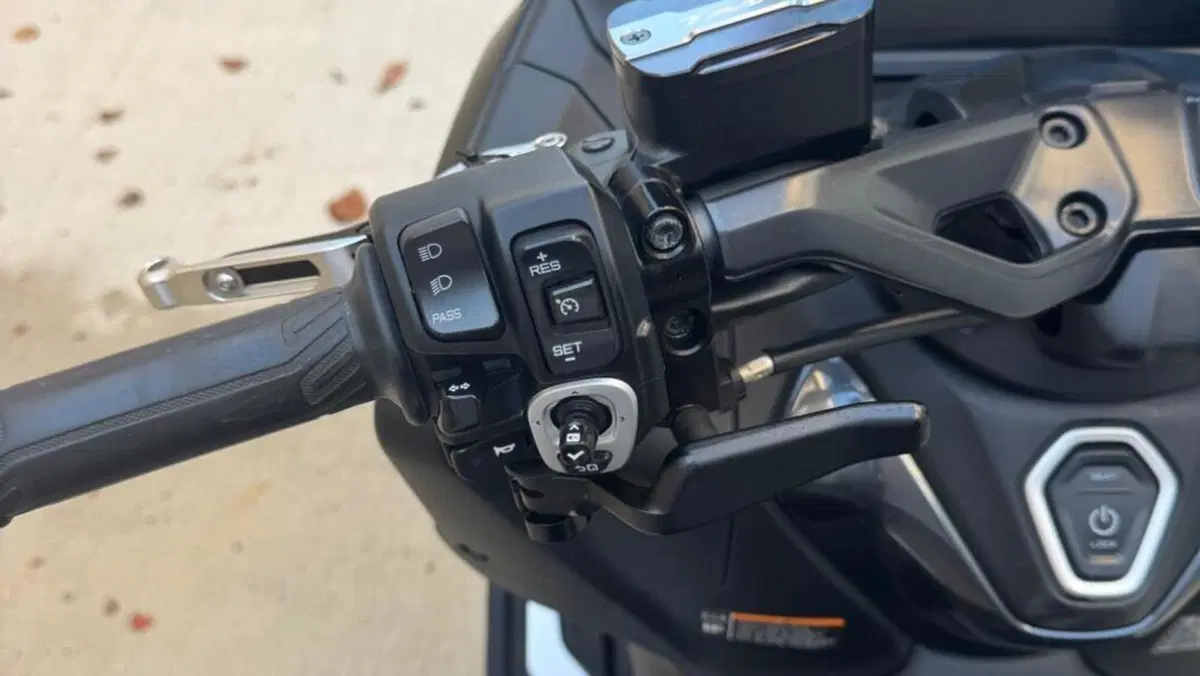 Yamaha T-Max 560 Tech Max (2022 - 24)  (13)
