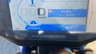 Moto Guzzi V85 TT Evocative Graphics (2021 - 23) usata