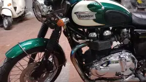 Triumph Bonneville T100 (2008 - 16)  (7)