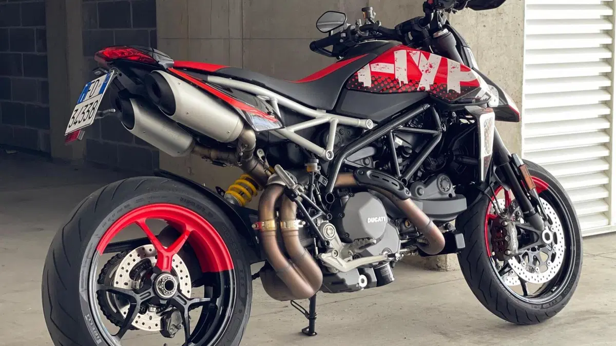 Ducati Hypermotard 950 RVE (2022 - 25)  (2)