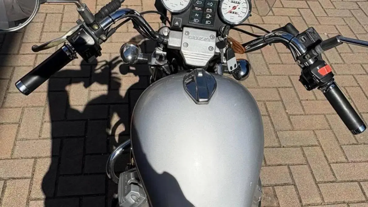 Moto Guzzi   (2)