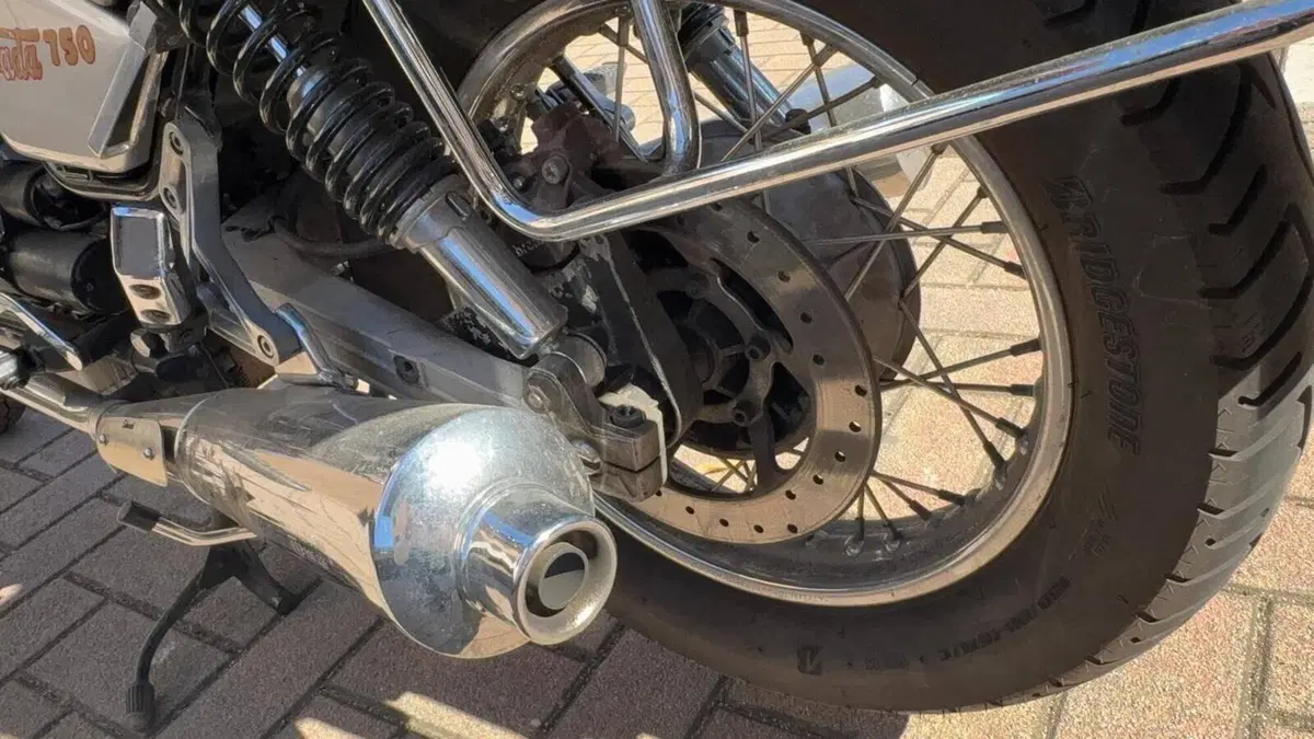 Moto Guzzi   (9)