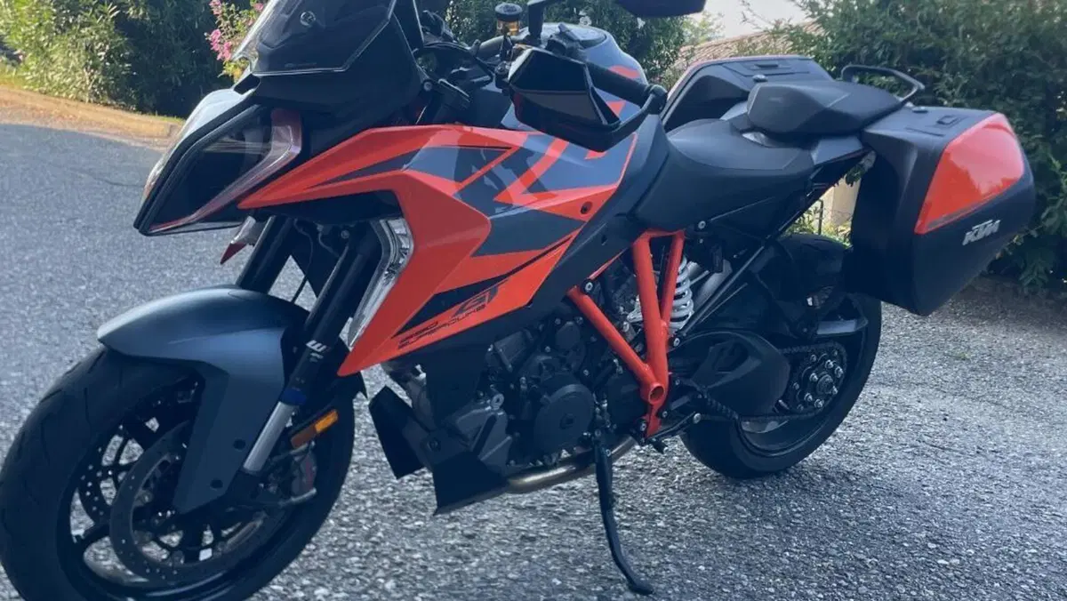 KTM 1290 Super Duke GT (2021 - 25)  (3)