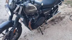Triumph Street Twin 900 (2019 - 20)  (2)