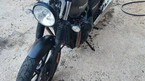 Triumph Street Twin 900 (2019 - 20)  (4)