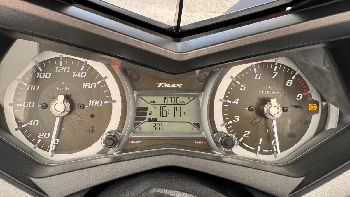 Yamaha T-Max 530 Iron Max ABS (2014 - 17)  (14)