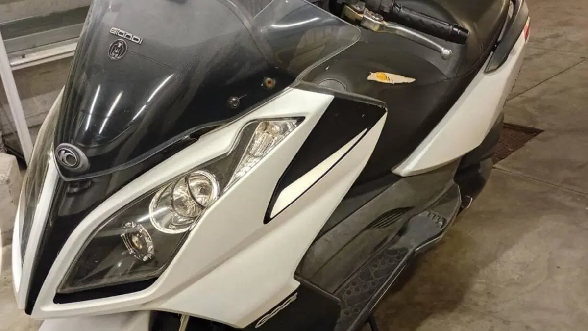 Kymco Downtown 300i (2009 - 17)  (2)