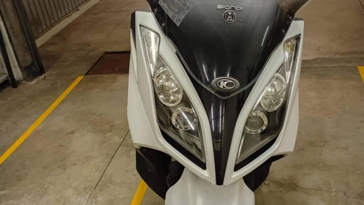 Kymco Downtown 300i (2009 - 17)  (6)