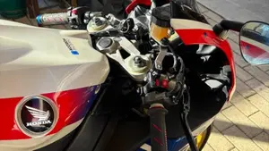 Honda CBR 1000 RR C- ABS (2009 - 11)  (4)