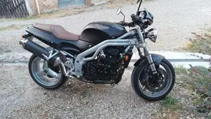 Triumph Speed Triple 955 (1998 - 01)  (6)