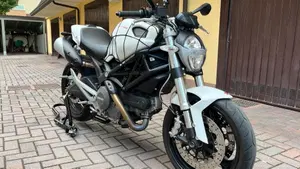 Ducati Monster 696 (2008 - 13)  (5)