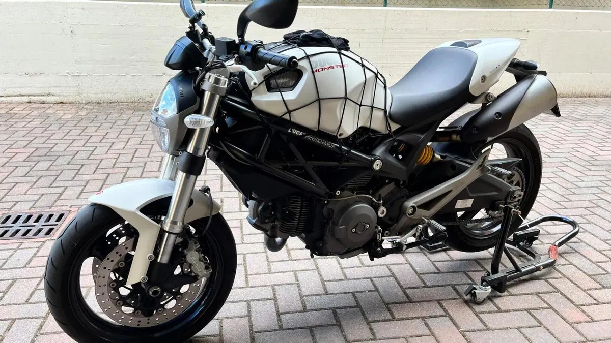 Ducati Monster 696 (2008 - 13)  (8)