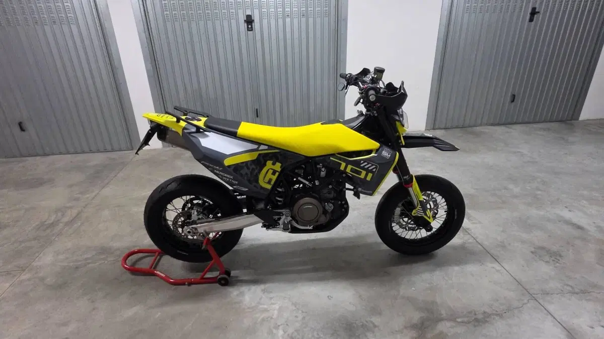 Husqvarna 701 Supermoto (2023 - 25) 