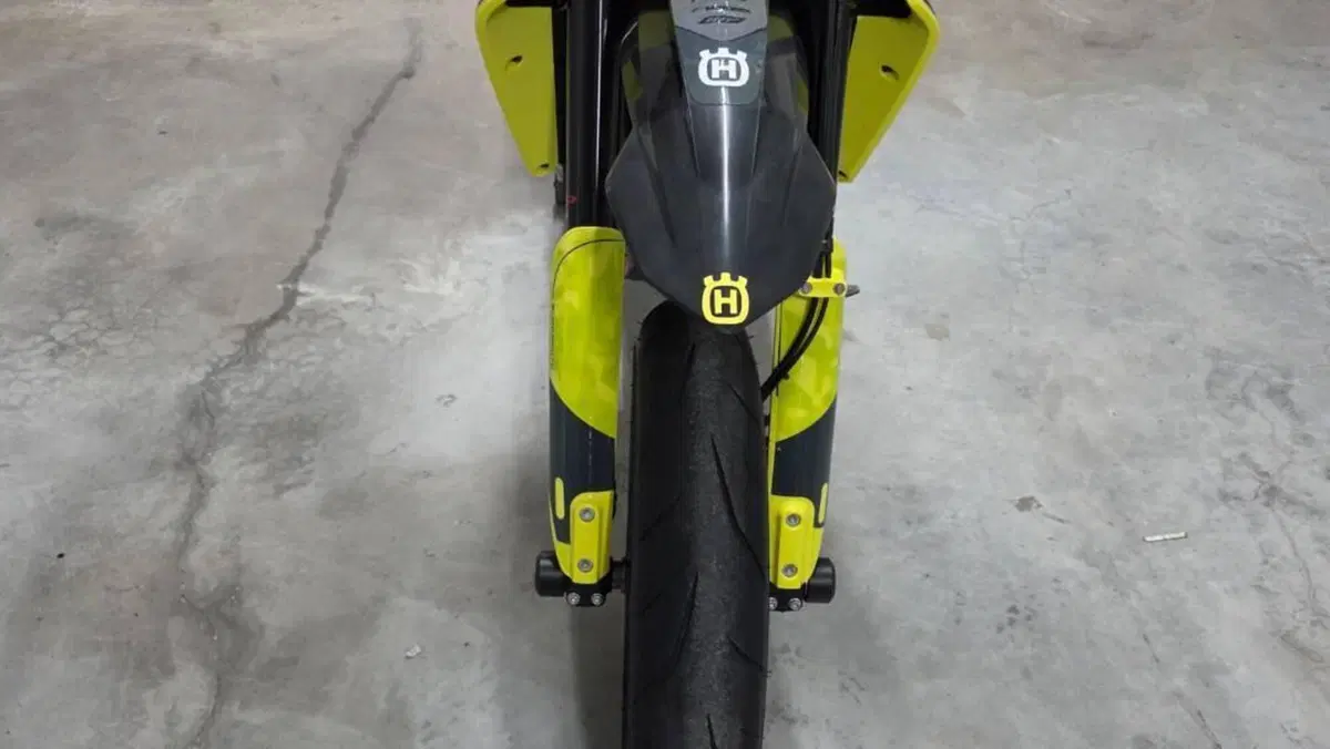 Husqvarna 701 Supermoto (2023 - 25)  (9)