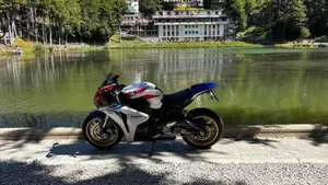 Honda CBR 1000 RR C- ABS (2009 - 11)  (18)