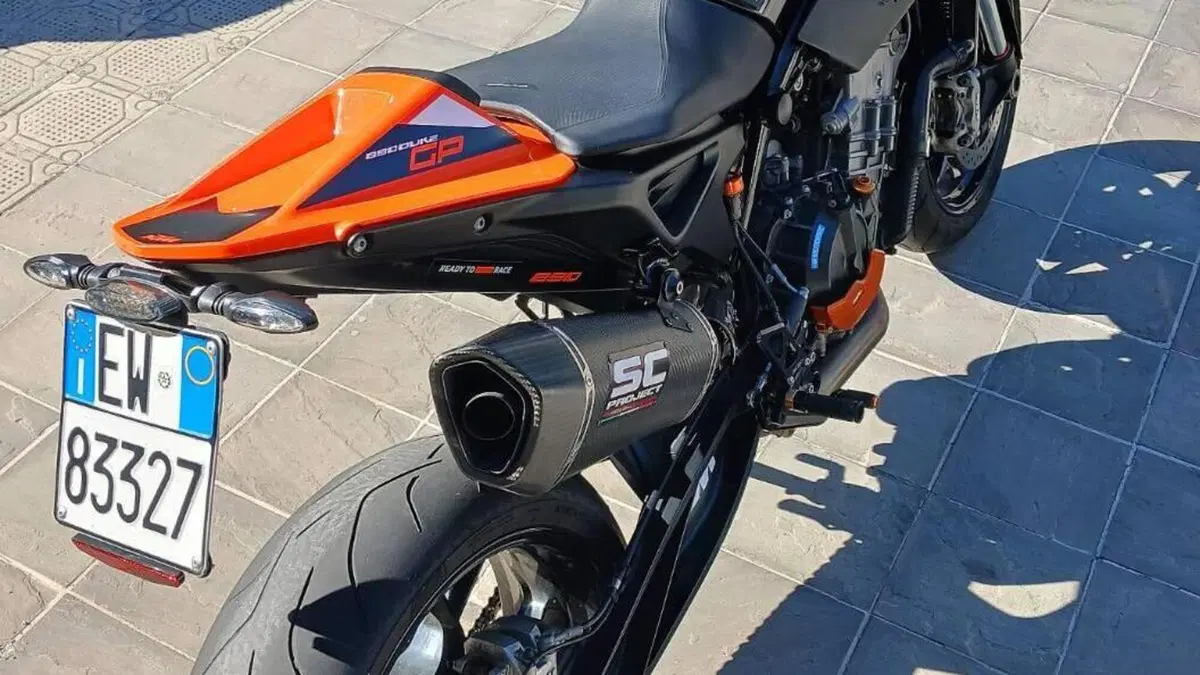 KTM 890 Duke (2021 - 23)  (4)