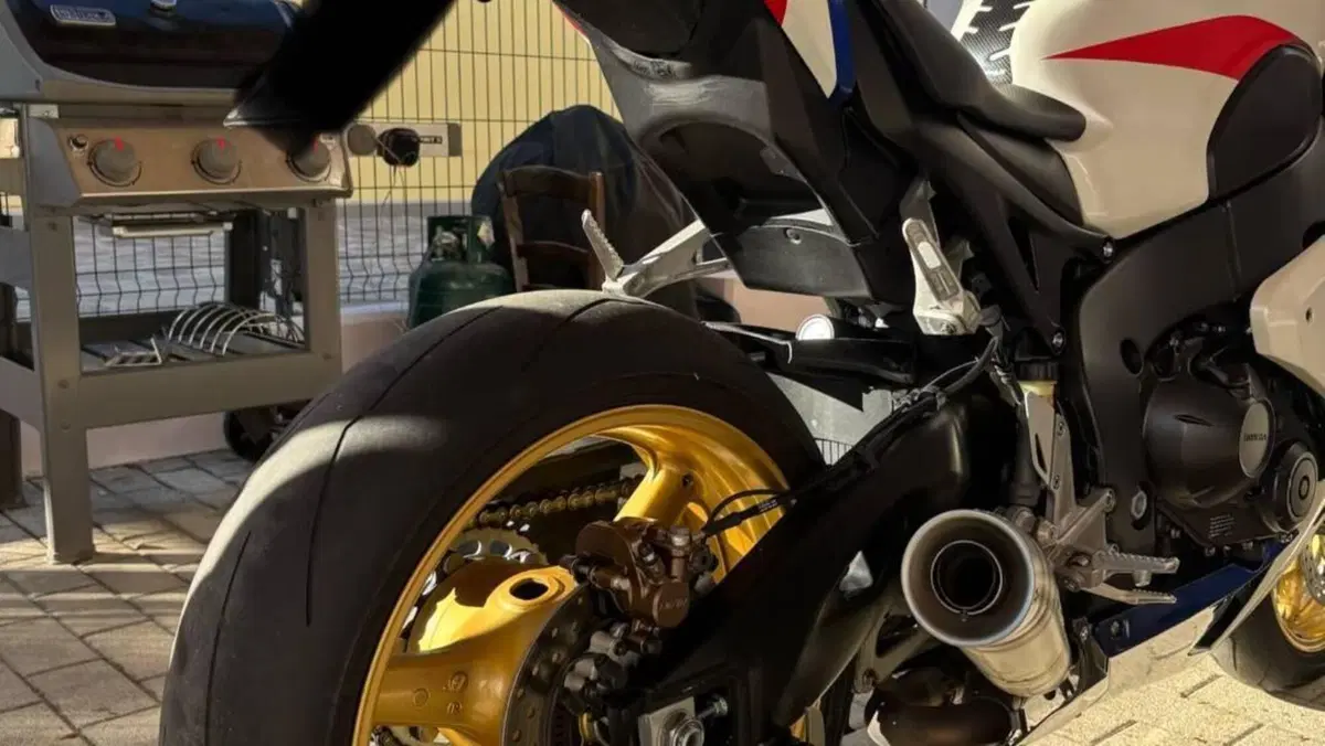 Honda CBR 1000 RR C- ABS (2009 - 11)  (19)
