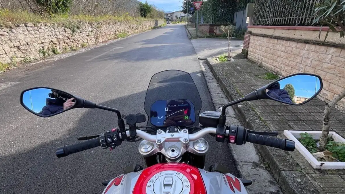 Bmw F 900 R (2021 - 24)  (4)
