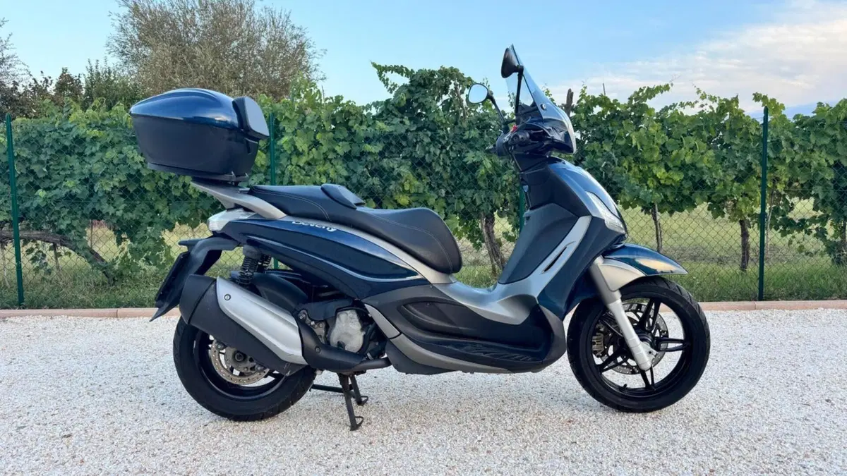 Piaggio Beverly 350 SportTouring ie (2011 - 15)  (2)