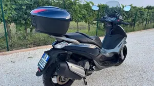 Piaggio Beverly 350 SportTouring ie (2011 - 15)  (3)