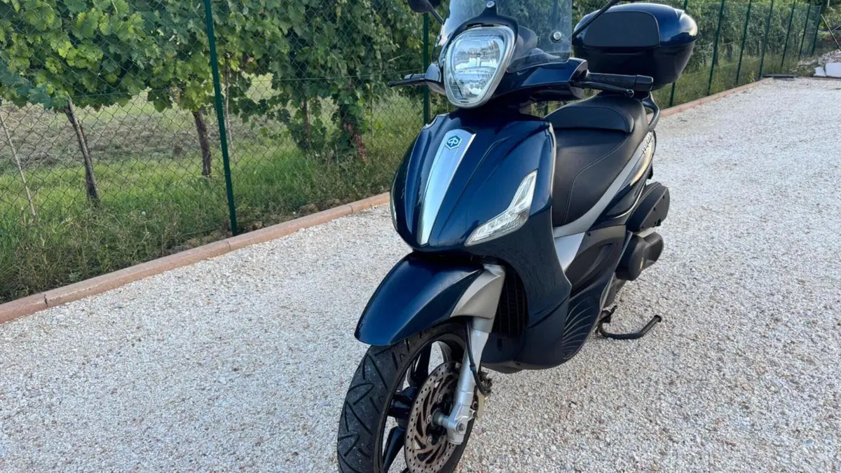 Piaggio Beverly 350 SportTouring ie (2011 - 15)  (6)