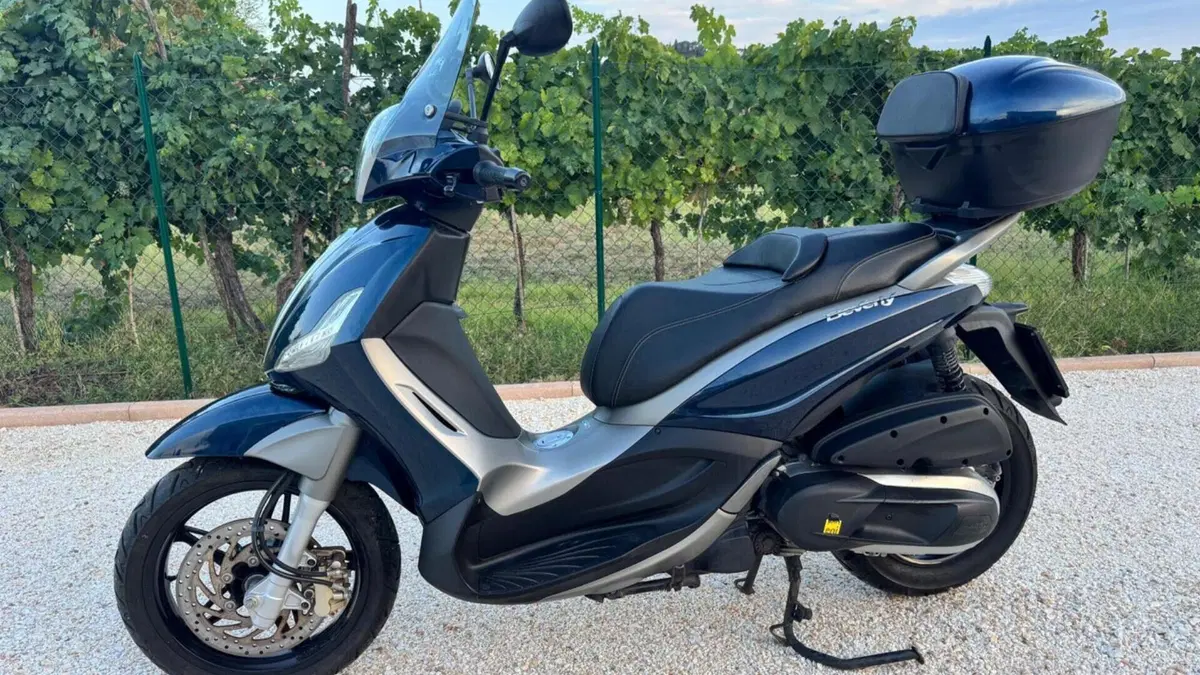 Piaggio Beverly 350 SportTouring ie (2011 - 15)  (7)
