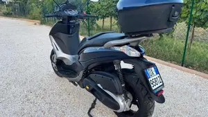 Piaggio Beverly 350 SportTouring ie (2011 - 15)  (9)