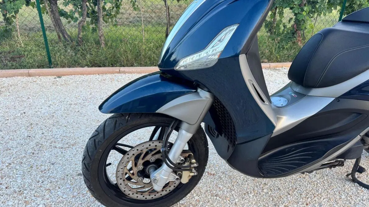 Piaggio Beverly 350 SportTouring ie (2011 - 15)  (10)
