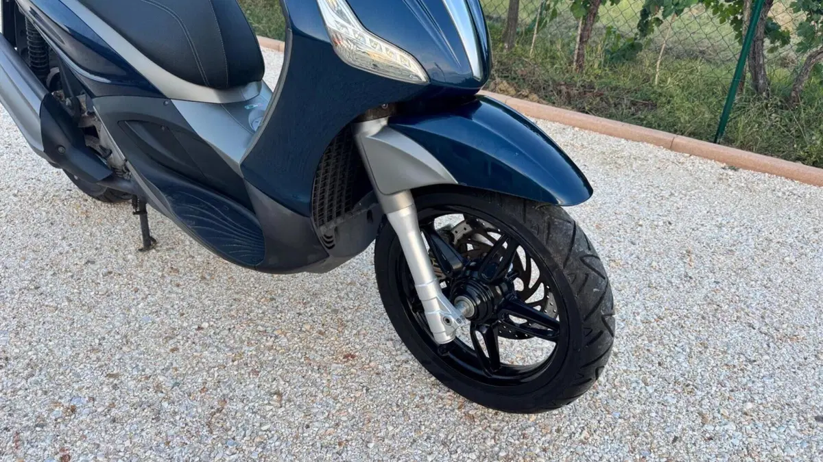 Piaggio Beverly 350 SportTouring ie (2011 - 15)  (12)