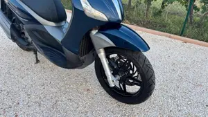 Piaggio Beverly 350 SportTouring ie (2011 - 15)  (12)