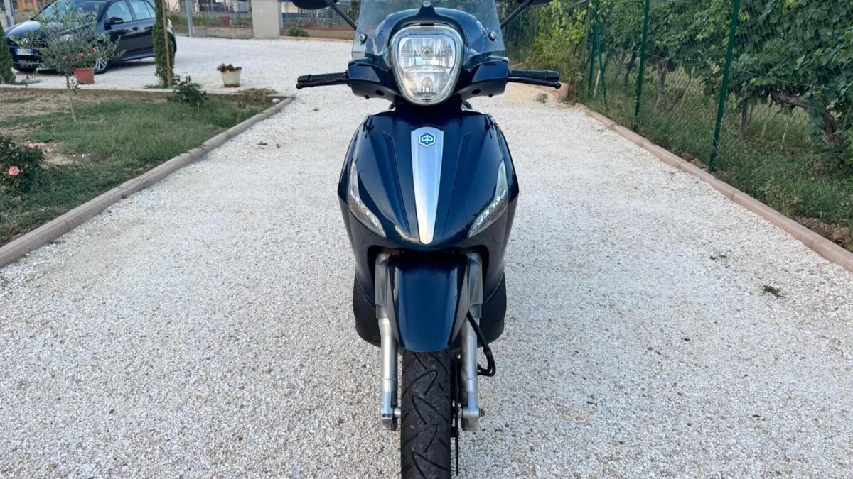 Piaggio Beverly 350 SportTouring ie (2011 - 15)  (13)