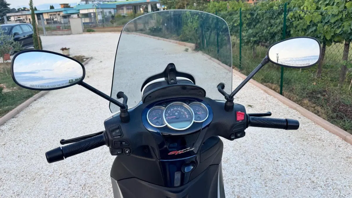 Piaggio Beverly 350 SportTouring ie (2011 - 15)  (16)