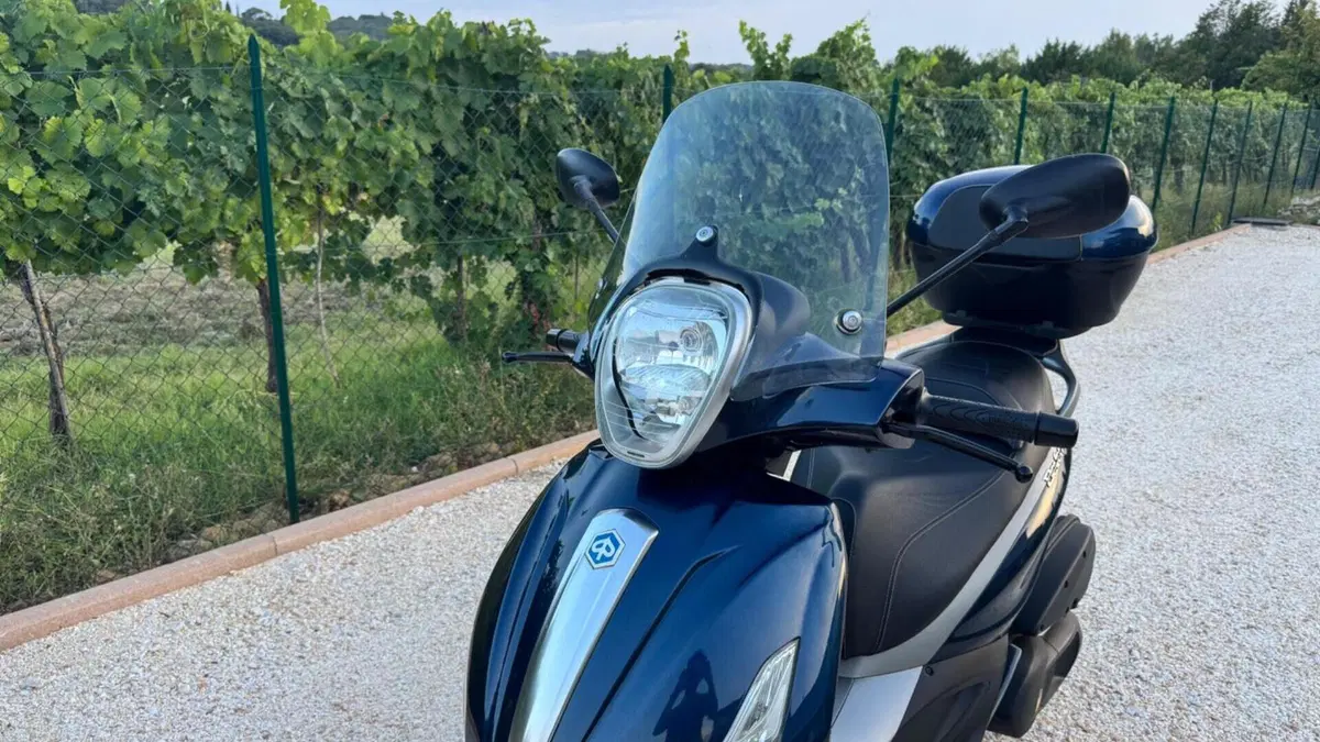 Piaggio Beverly 350 SportTouring ie (2011 - 15)  (17)