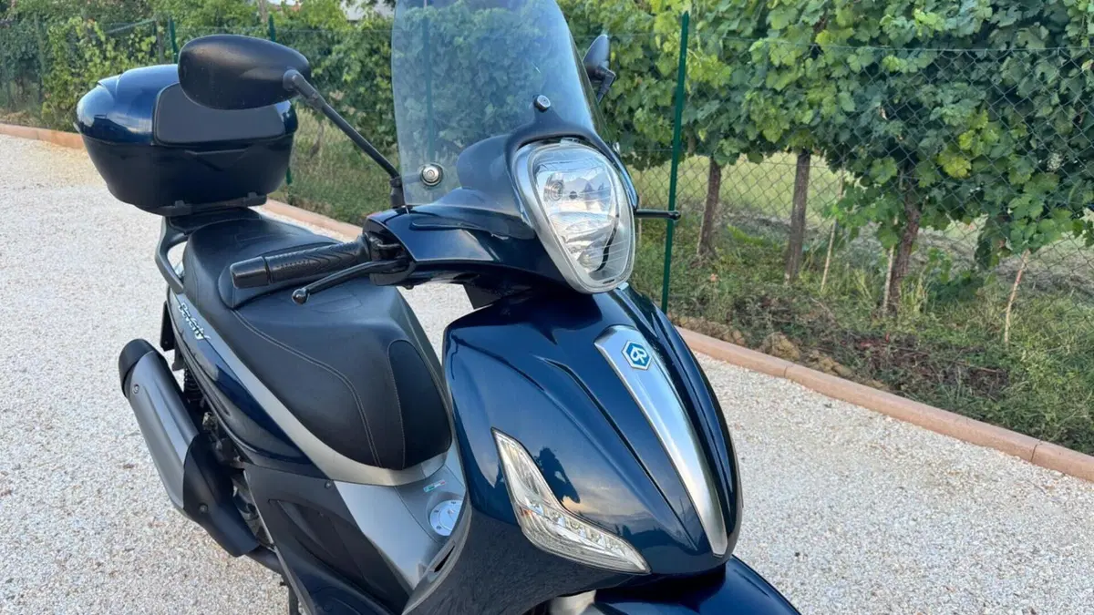 Piaggio Beverly 350 SportTouring ie (2011 - 15)  (20)