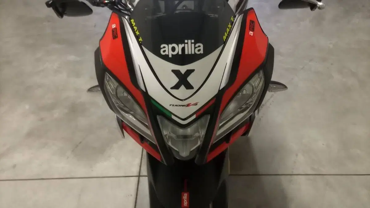 Aprilia Tuono V4 Factory (2015 - 17) 