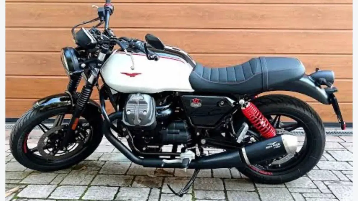 Moto Guzzi V7 Stone Ten (2024 - 25) 