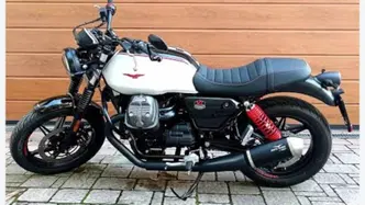 Moto Guzzi V7 Stone Ten (2024 - 25) usata