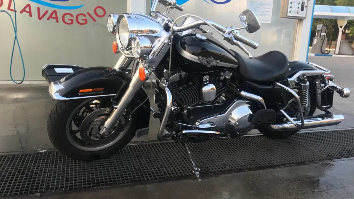 Harley-Davidson   (2)