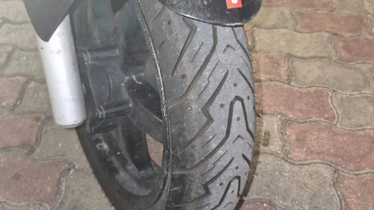 Aprilia SR Max 300 (2011 - 16)  (5)