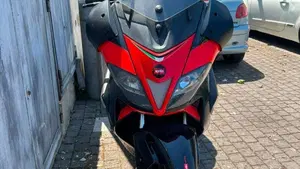 Aprilia SR Max 300 (2011 - 16)  (9)