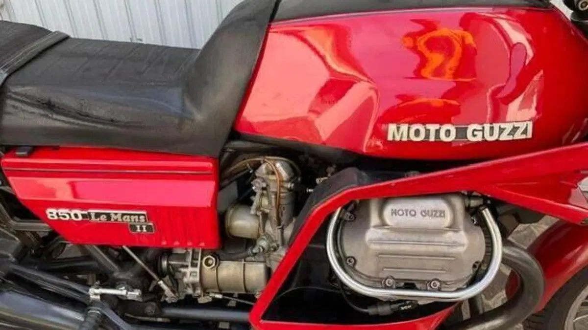 Moto Guzzi   (2)