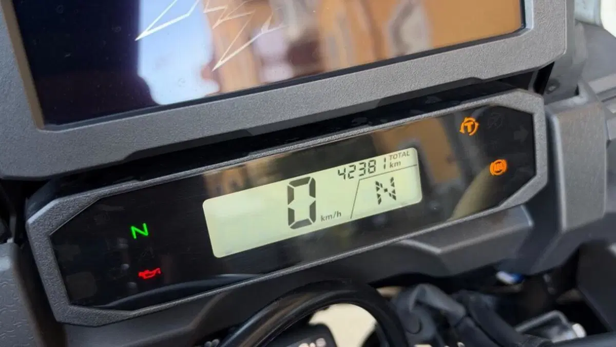 Honda Africa Twin CRF 1100L (2020 - 21)  (8)