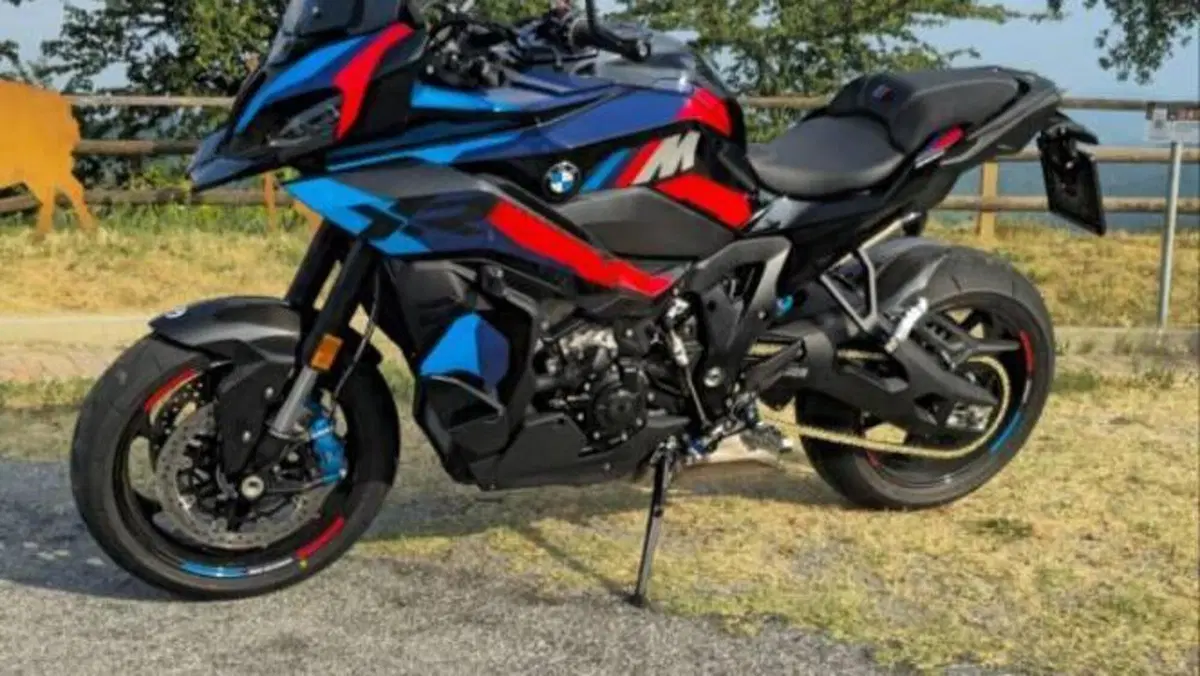 Bmw M 1000 XR (2024 - 27)  (2)
