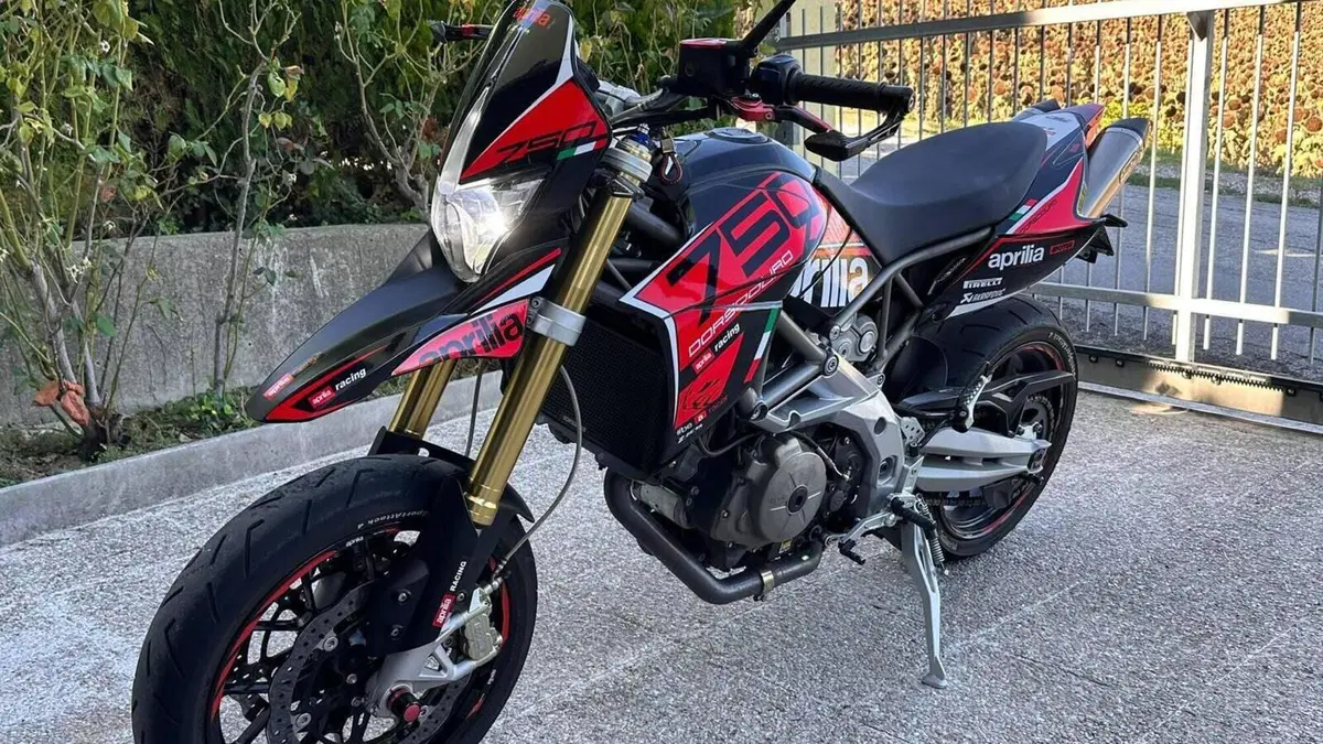 Aprilia Dorsoduro 750 (2009 - 14)  (3)