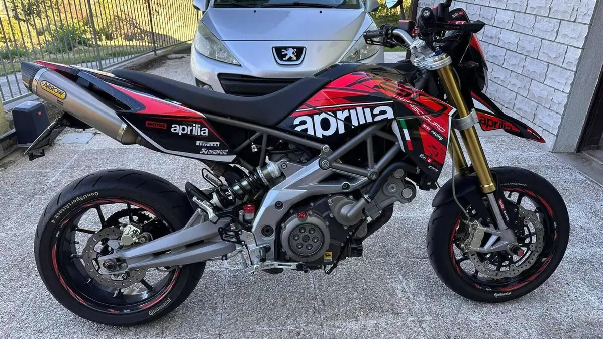 Aprilia Dorsoduro 750 (2009 - 14)  (2)