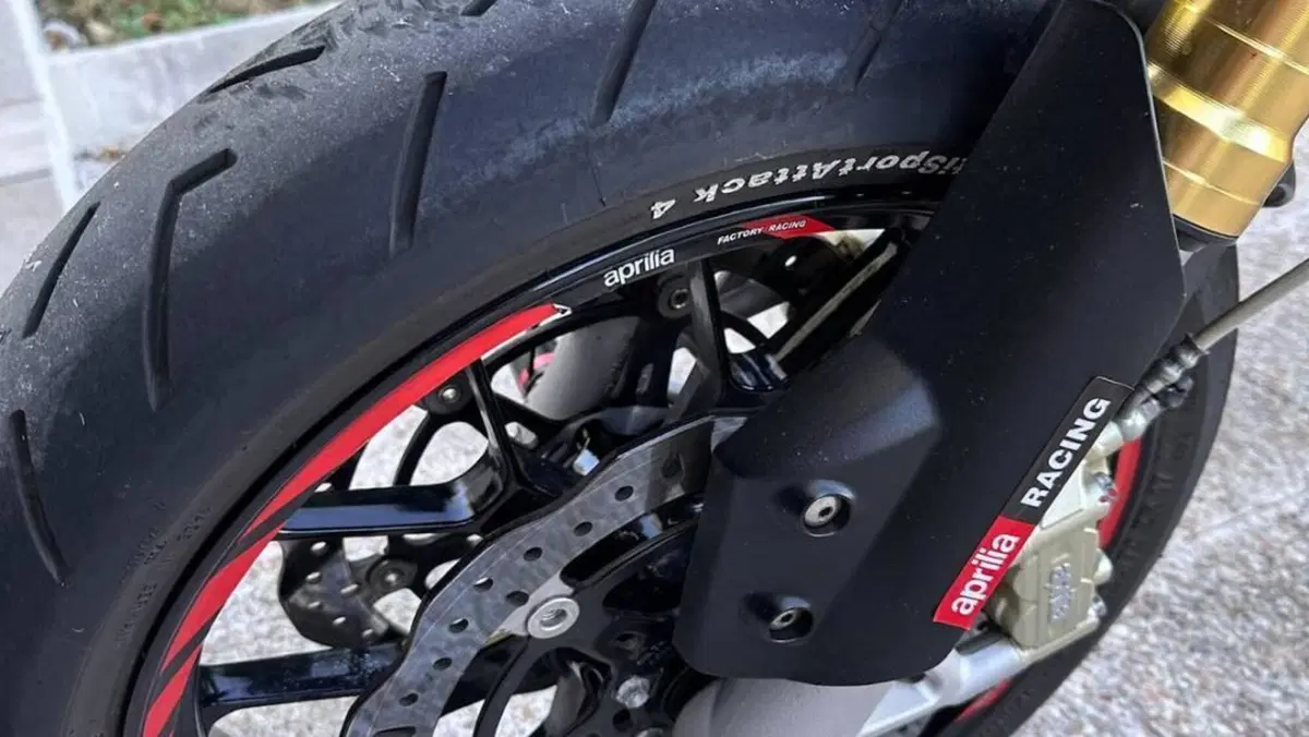 Aprilia Dorsoduro 750 (2009 - 14)  (10)