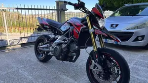 Aprilia Dorsoduro 750 (2009 - 14)  (4)